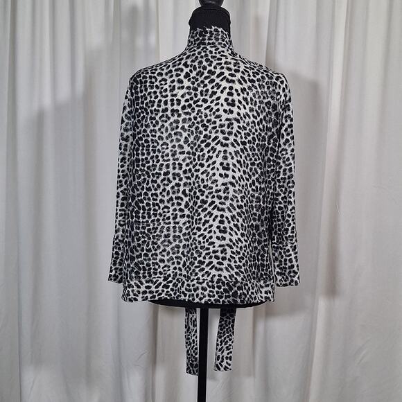 Chico’s Women's L/12-14 Cardigan Black & White Animal Print Open Tie-Front - Picture 5 of 13